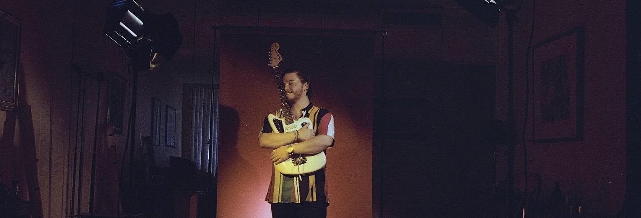 Simon Grossmann presenta en Bogotá su ‘Mujer eléctrica’