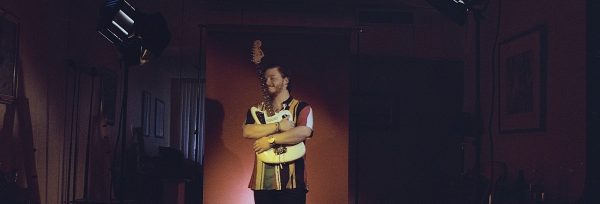 Simon Grossmann presenta en Bogotá su ‘Mujer eléctrica’