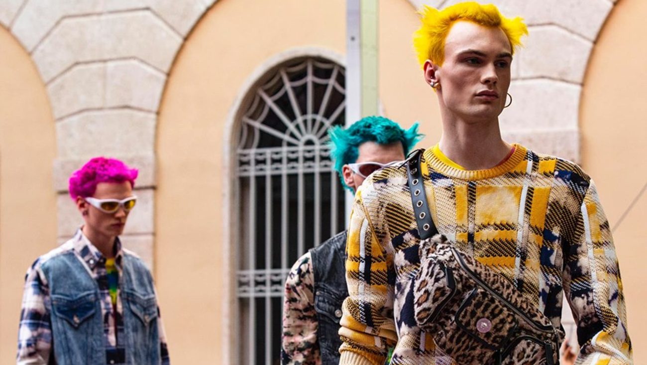 Versace rinde homenaje a Keith Flint, de The Prodigy, en Milán