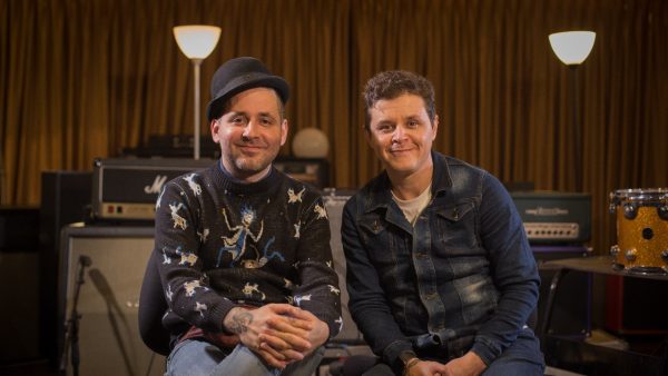 Desde Calle 13 hasta Trending Tropics: escucha a 'Visitante' en 'El Podcast'