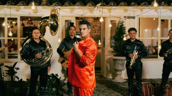 Pipe Bueno estrena "Cosas que nunca pensé que haría", un himno al amor