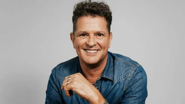 ¡Carlos Vives, ícono musical y Persona del Año en los Latin Grammy 2024!