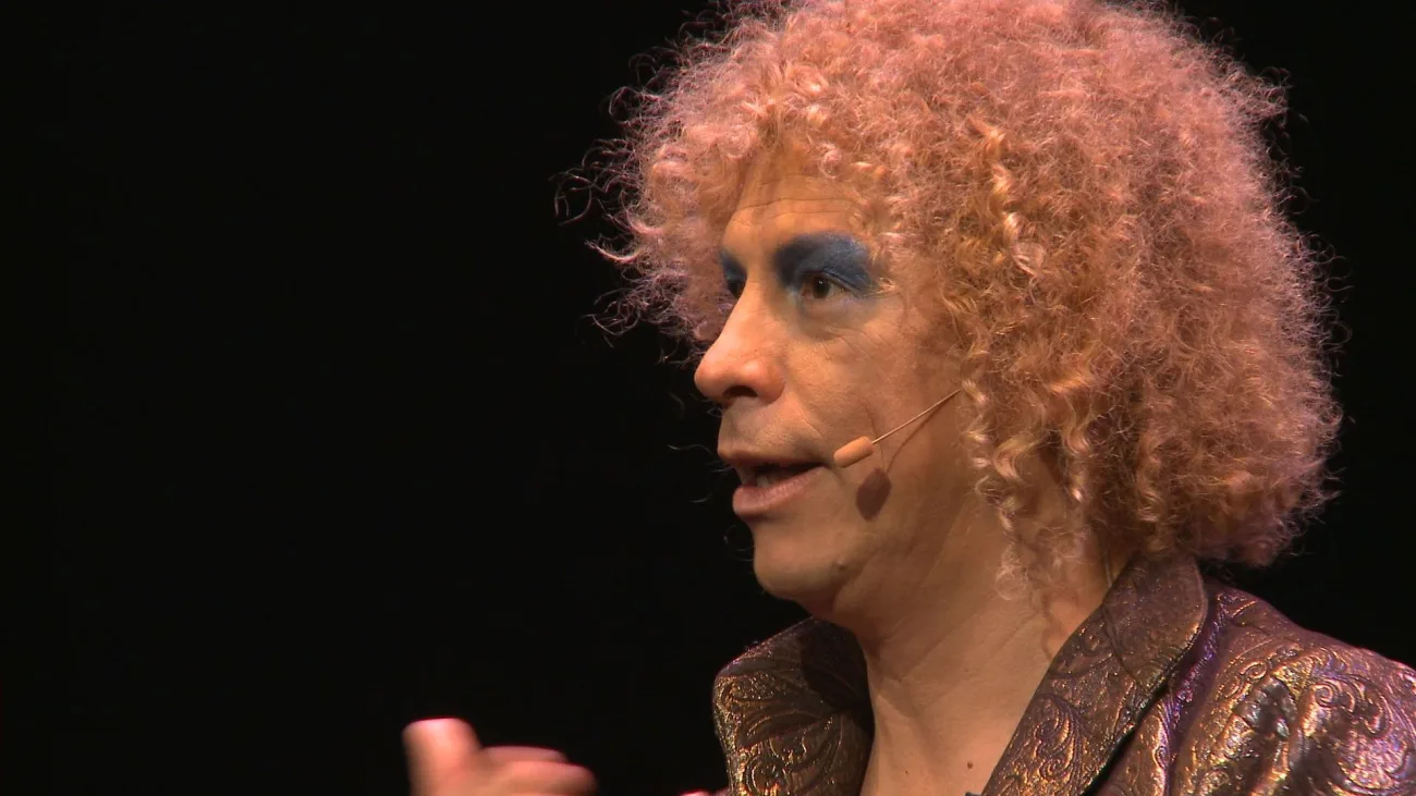 Primo Rojas presenta por última vez en su gira la obra "De cómo un pobre entierra a a la mamá"