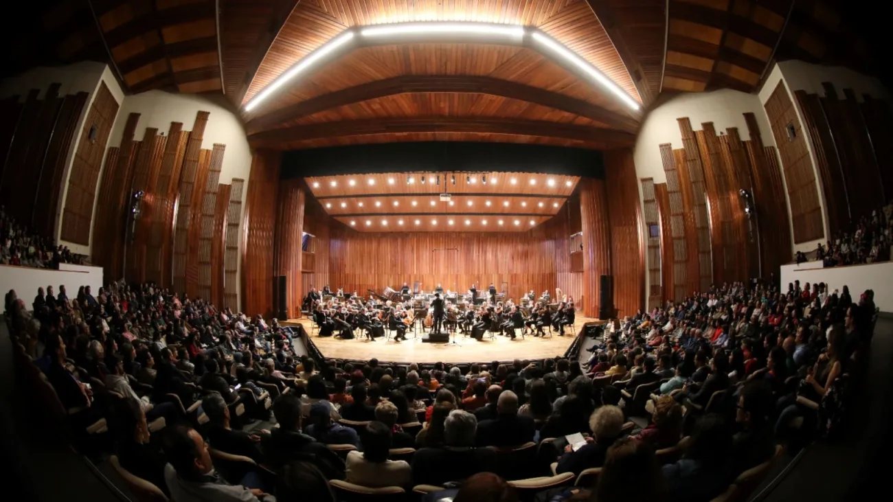 Filarmónica de Bogotá junto con asha Rozhdestvensky y el Grupo Ámbar