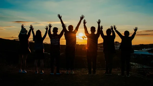 ADN Dignidad un programa para colombianos y migrantes en situación vulnerable