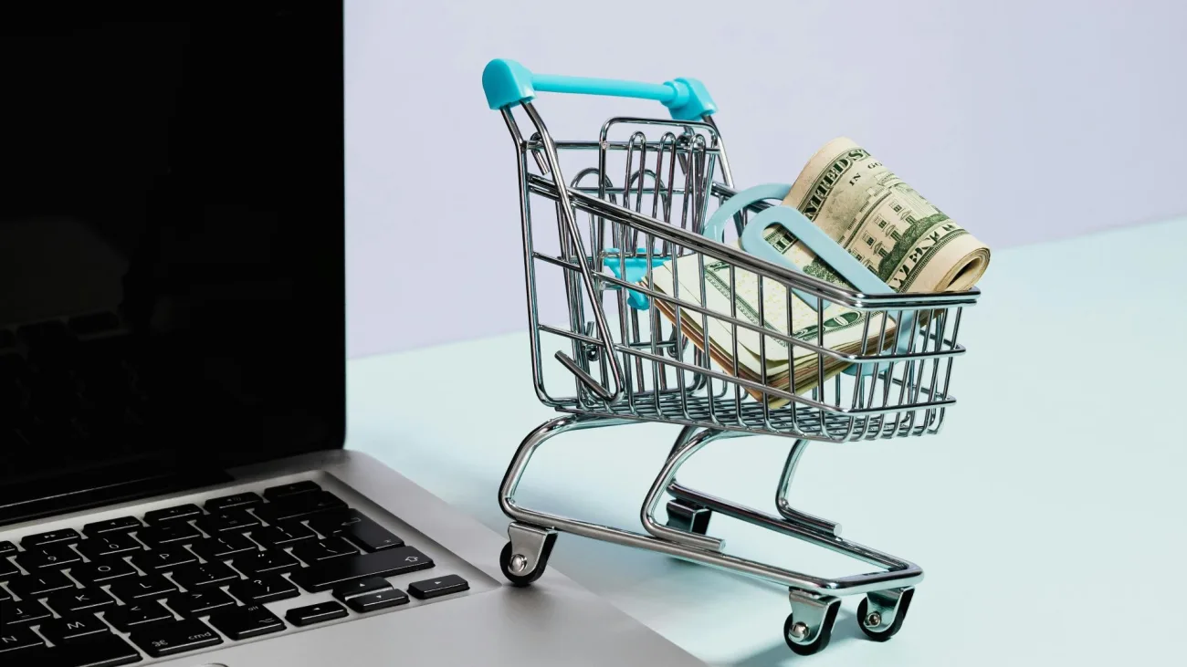 Lo que los colombianos compran en línea para viajar