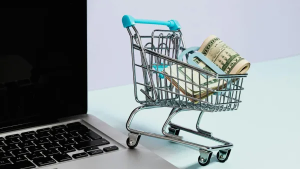 Lo que los colombianos compran en línea para viajar