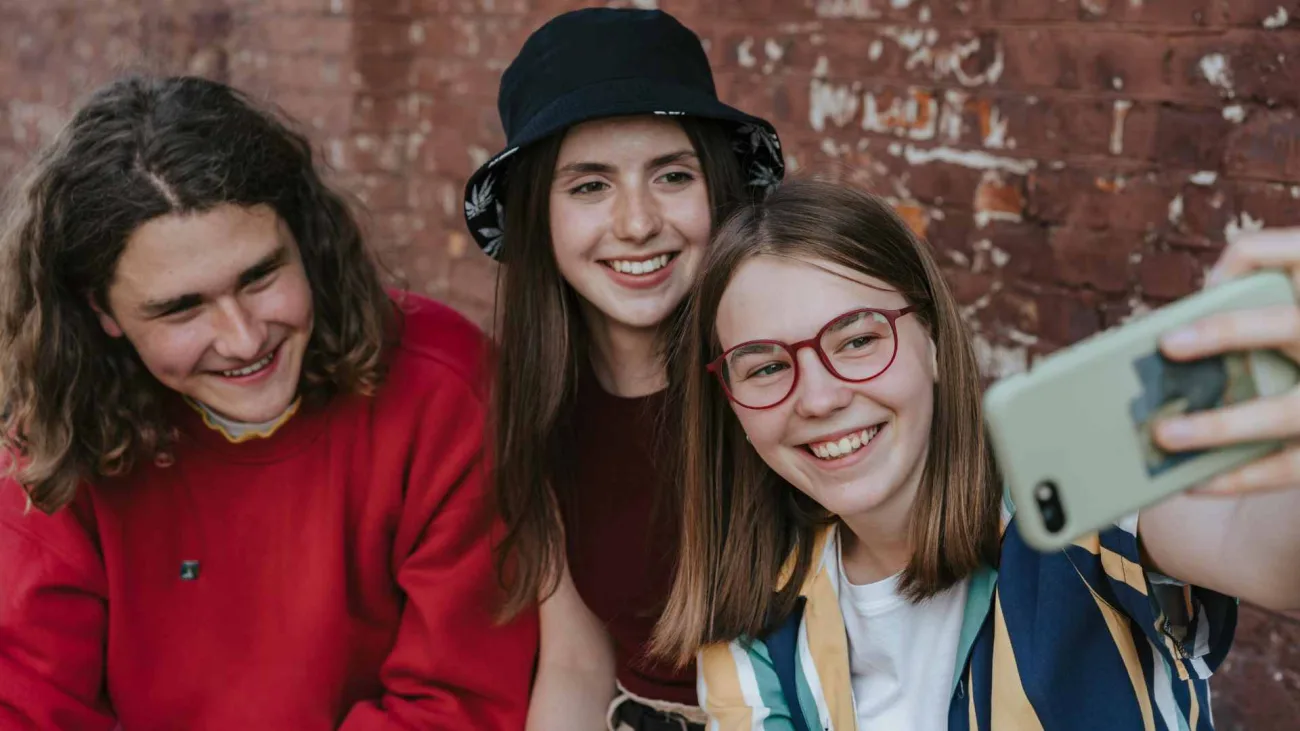 Jóvenes que Transforman: Celebrando a los Ganadores de 2024