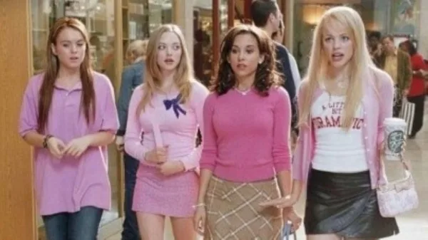 Hoy el día se viste de color rosa por Georgina George y su grupo de amigas