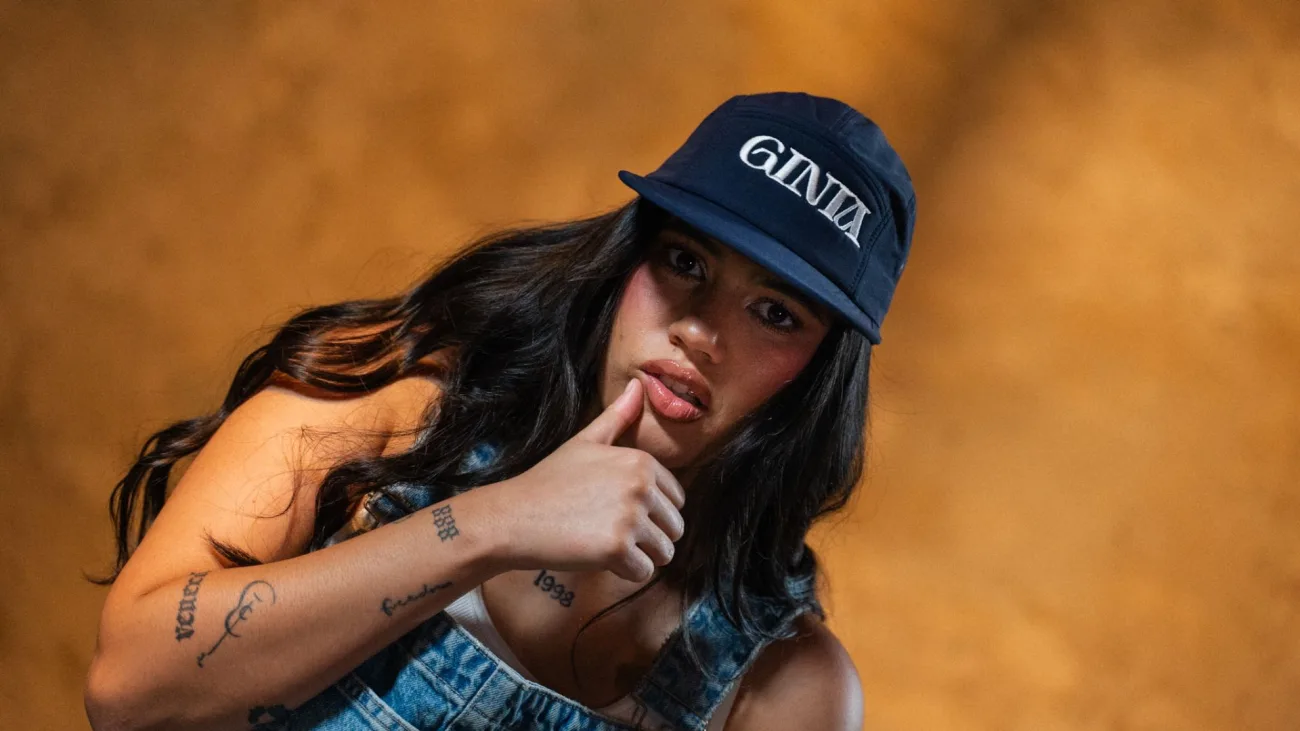 Mari “La Carajita” presenta Fresa, un grito de independencia y autenticidad