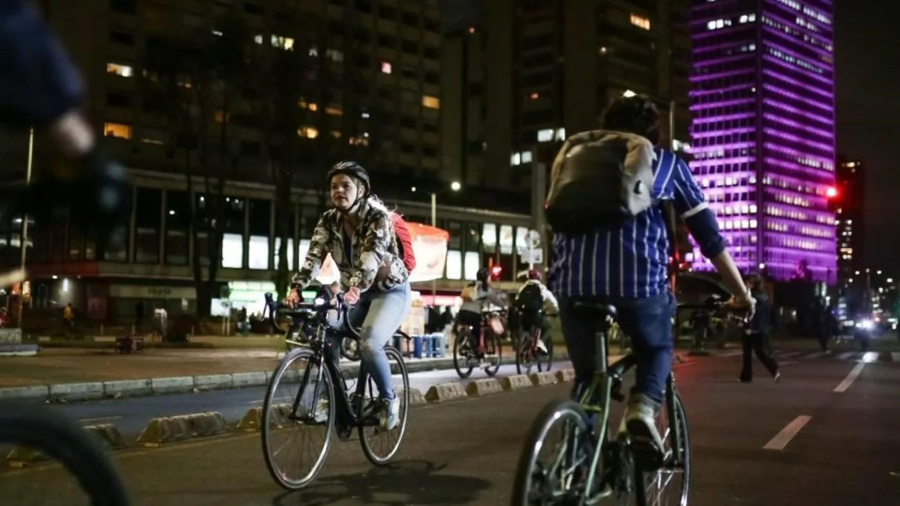 Ciclovía nocturna Bogotá