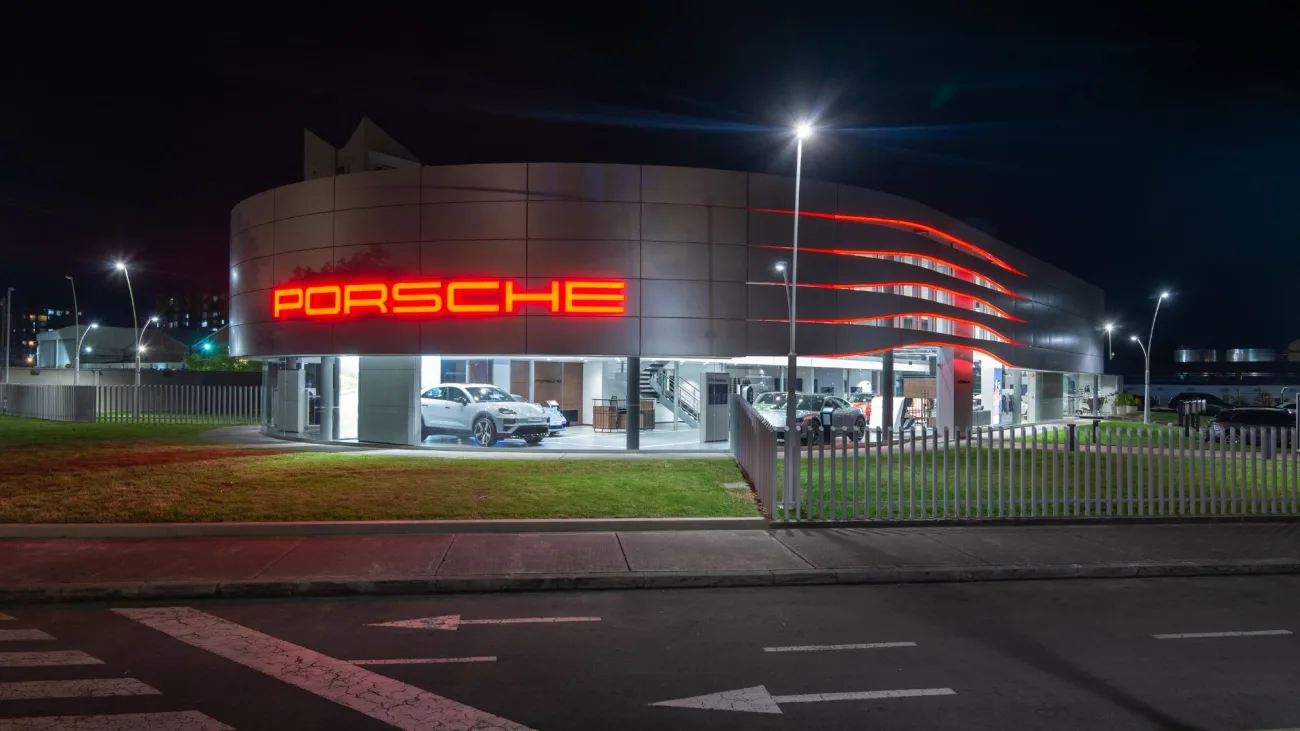 Porsche Center Bogotá reabre con el innovador concepto “Destination Porsche”