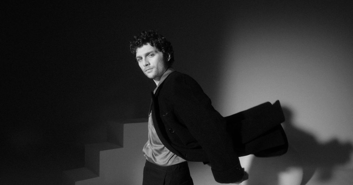 Gregorio lanza 4 Paredes, su nuevo sencillo bajo el sello HYBE Latin