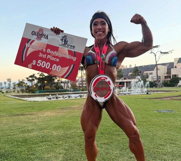CAMPEONA FISICOCULTURISMO