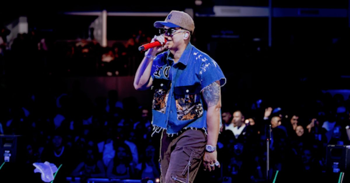 J Álvarez celebra 300 M de streams con “Sexo, Sudor y Calor” y anuncia gira en Colombia