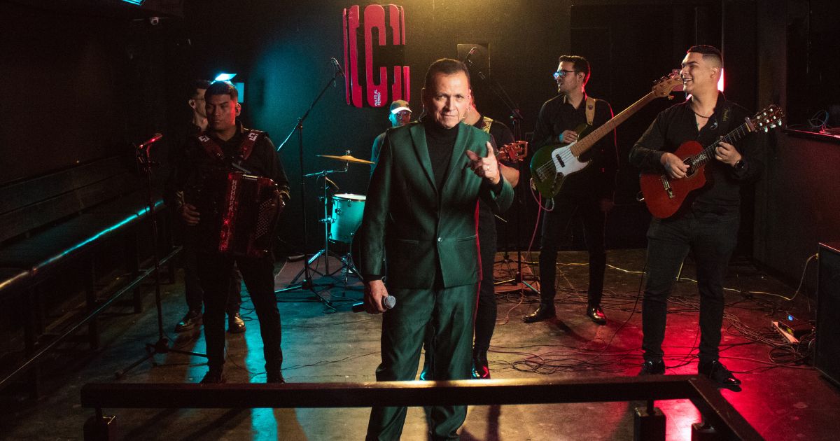El Cachorro revive “Ese Disco” en una nueva versión cargada de sentimiento