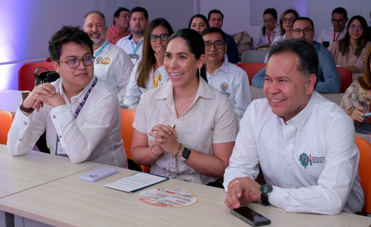 Barranquilla se prepara para la revolución digital: Fútbol con drones, lectura de la mano con IA y robots en Colombia 4.0