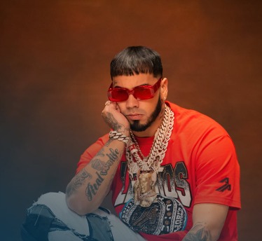 Anuel AA llega a Bogotá con su gira Real Hasta la Muerte 2 Tour: una noche de trap y reguetón en el Movistar Arena