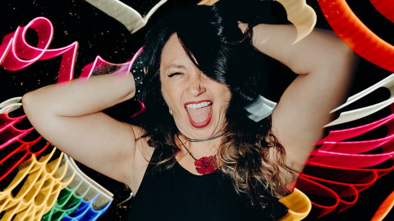 La actriz de doblaje Cristina Hernández revela en SOFA 2025 su pasión, técnica y liderazgo femenino en el mundo del doblaje latinoamericano.