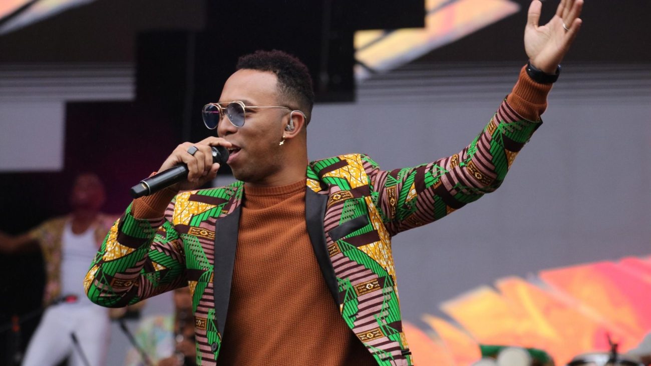 Descubre la programación completa de Salsa al Parque 2025 en Bogotá: 20 artistas, dos días de fiesta salsera gratuita. 4 y 5 de octubre.