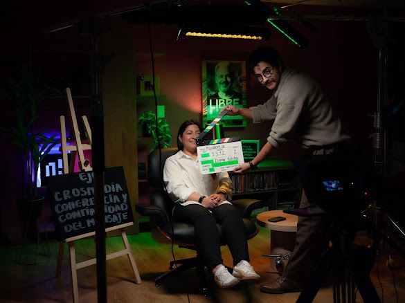 Donde todo se conecta: formar ciudadanos digitales en una región que vibra entre pantallas