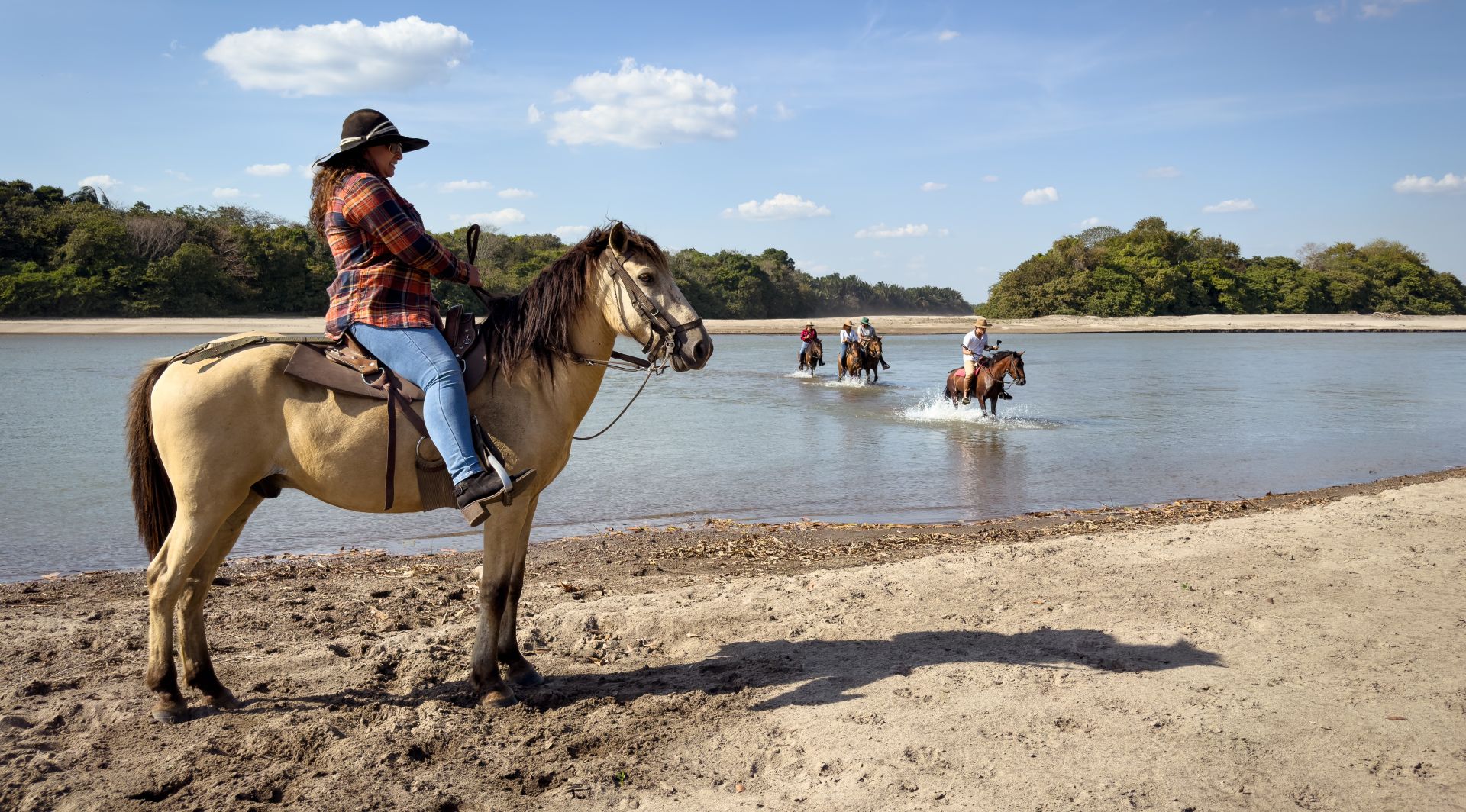 ¡Gran lanzamiento! Colombiar 4 Generaciones estrena este 24 de noviembre en Canal Trece