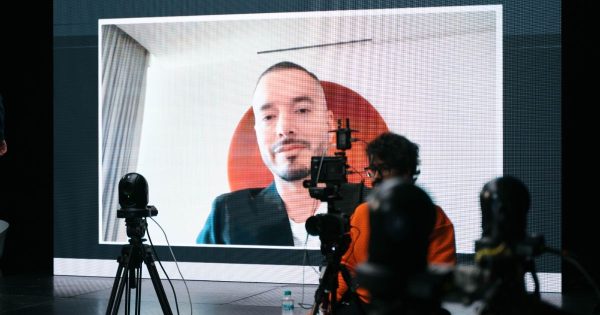 J Balvin habla de salud mental en la séptima temporada de Desenredados