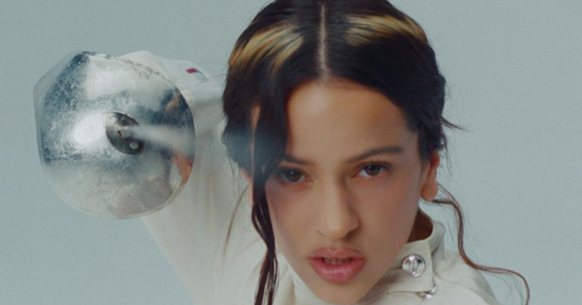 Rosalía presenta el video de “La Perla”, pieza central de su álbum LUX