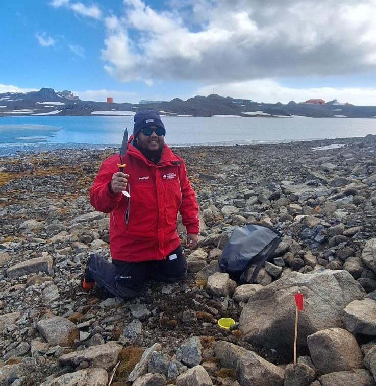 Un colombiano en la Antártida: la investigación que alertó sobre moscas invasoras en el continente blanco