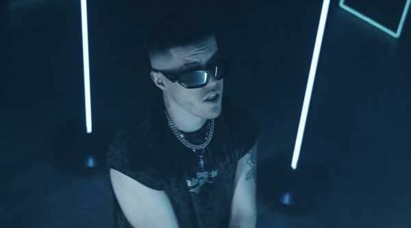 Dennis Fernando presenta “Ángel”, el sencillo que inaugura una nueva etapa artística en 2026