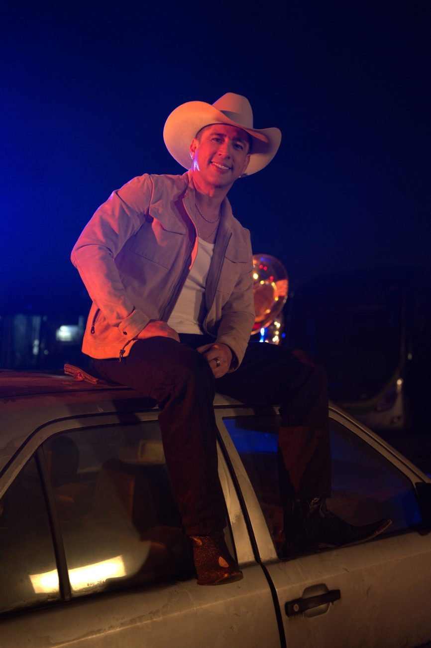 Mateo Castro lanza “Hasta Hoy“ una declaración de amor dedicada a la mujer de su vida