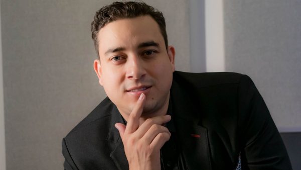Kevin Darío Gómez lanza “Hipocresía”, una crítica directa a las falsas lealtades en la música popular