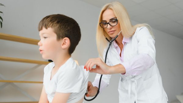 Detectar el cáncer infantil a tiempo puede salvar hasta el 70 % de los casos en Colombia