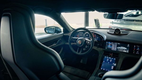 Llegan a Colombia los nuevos Porsche Taycan GTS y Macan GTS Eléctrico con más potencia y autonomía