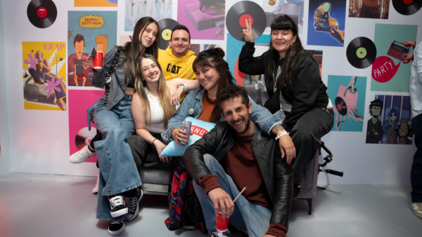 El arte de ser tú mismo: La casa en Bogotá que premia el contenido “sin filtros” con entradas al FEP