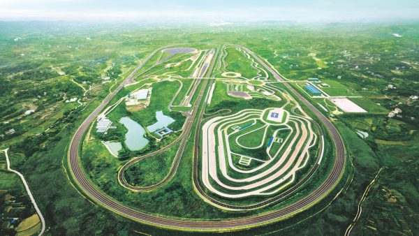 Changan inaugura laboratorio en China para probar vehículos en tráfico extremo y fortalecer la seguridad con sistemas ADAS