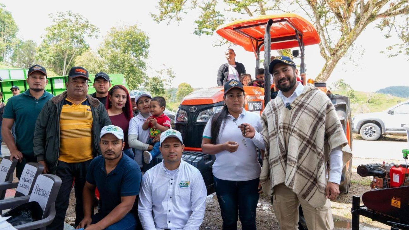 Firmantes de paz impulsan la ganadería campesina con apoyo estatal en Icononzo