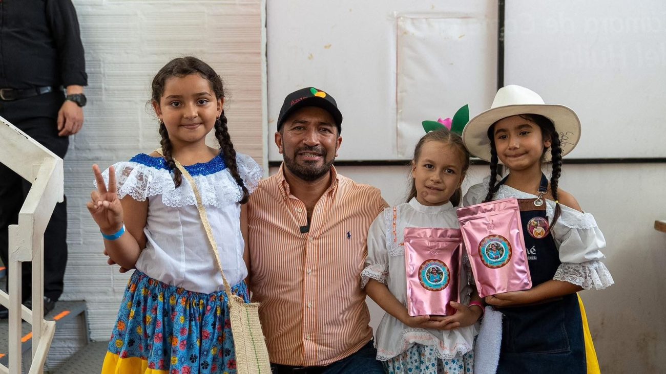 Caficultores del Huila participaron en el Encuentro de Organizaciones Cafeteras con el apoyo de la ADR