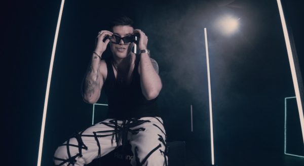 Dennis Fernando presenta “Ángel”, el sencillo que inaugura una nueva etapa artística en 2026