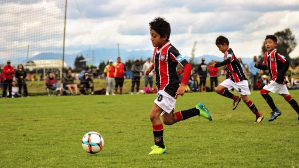 Chacarita Juniors abre inscripciones gratuitas en Bogotá para talentos del fútbol infantil