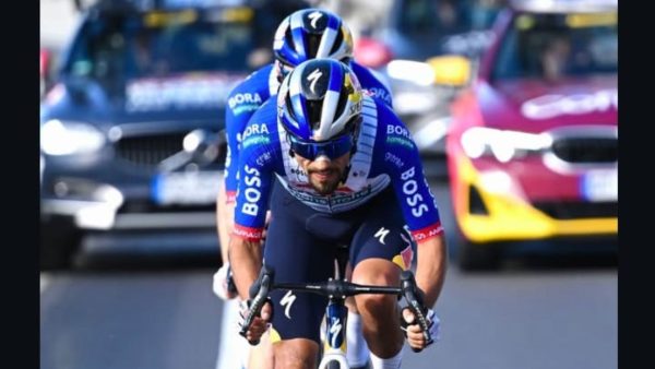 Daniel Felipe Martínez se sube al podio de la París-Niza 2026 tras una carrera llena de esfuerzo