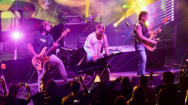Plastilina Mosh revive el sonido noventero del rock latino