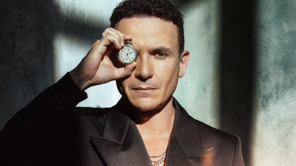 Fonseca presenta su nuevo álbum Antes Que El Tiempo Se Vaya