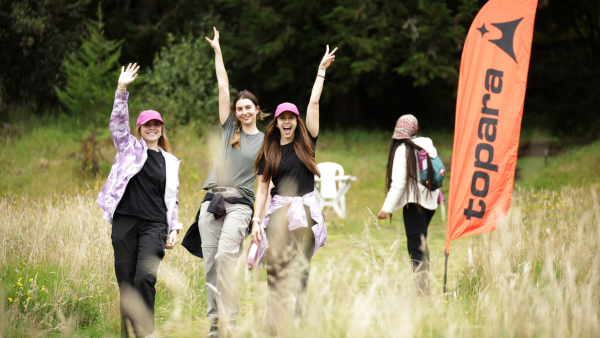 Outdoor femenino Colombia: la tendencia que une aventura, naturaleza y comunidad