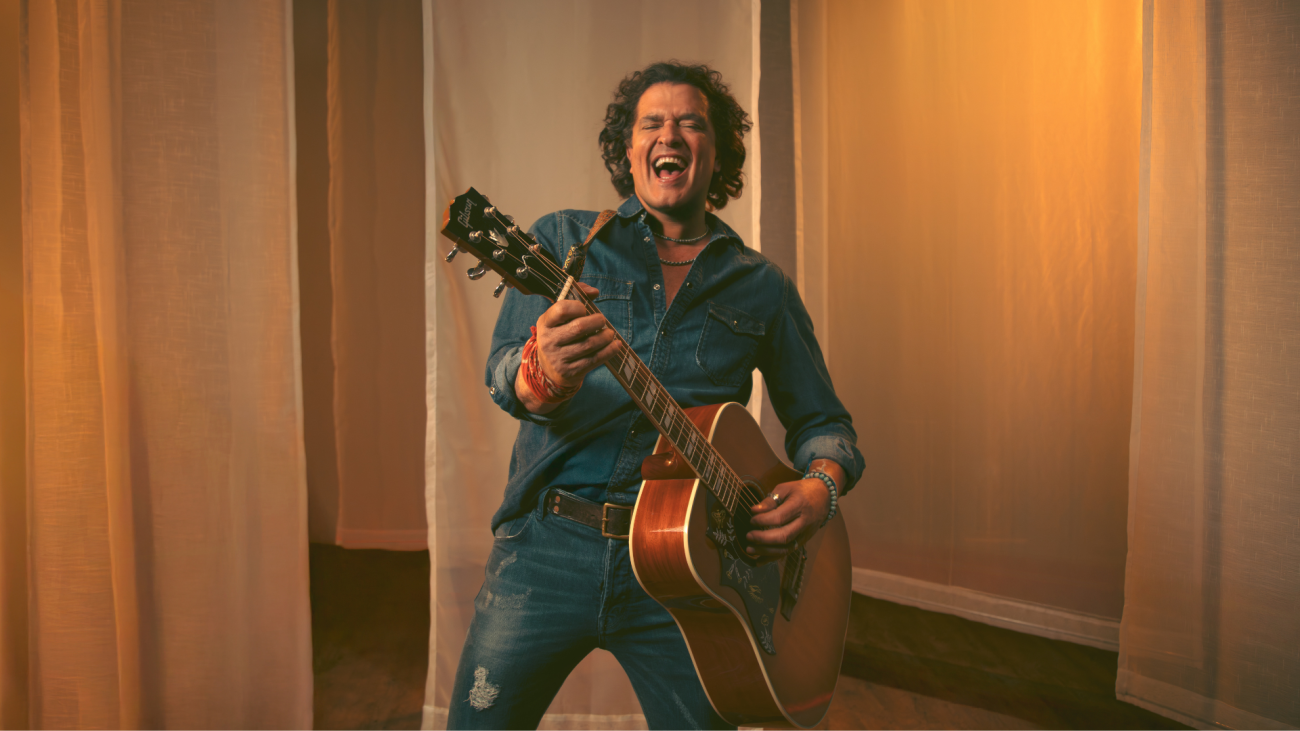 Carlos Vives El último disco Vol. 1, álbum grabado en vivo con colaboraciones de Juan Luis Guerra, Sergio George y Niña Pastori.