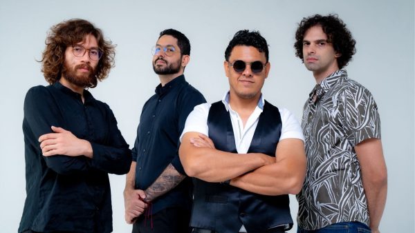 Omar Geles recibe homenaje rockero de Sintendencias