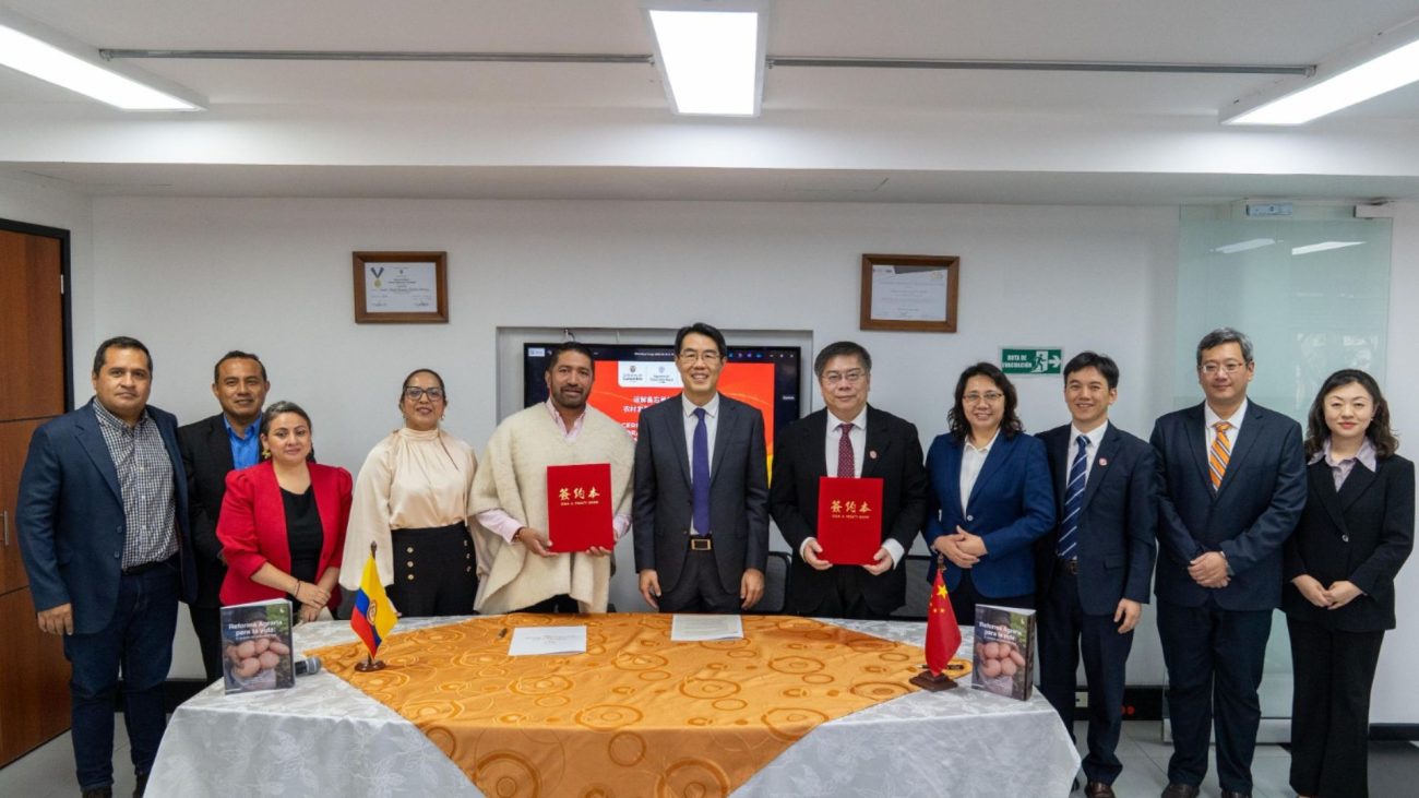 Colombia y China firan alianza para modernizar el agro colombiano