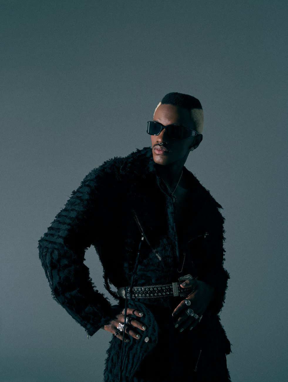 Junior Zamora explora la bachata y R&B con “Me va bien”