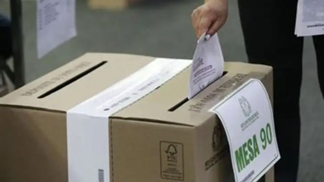 Elecciones 2026: ¿qué hacer si no aparece en el puesto de votación?