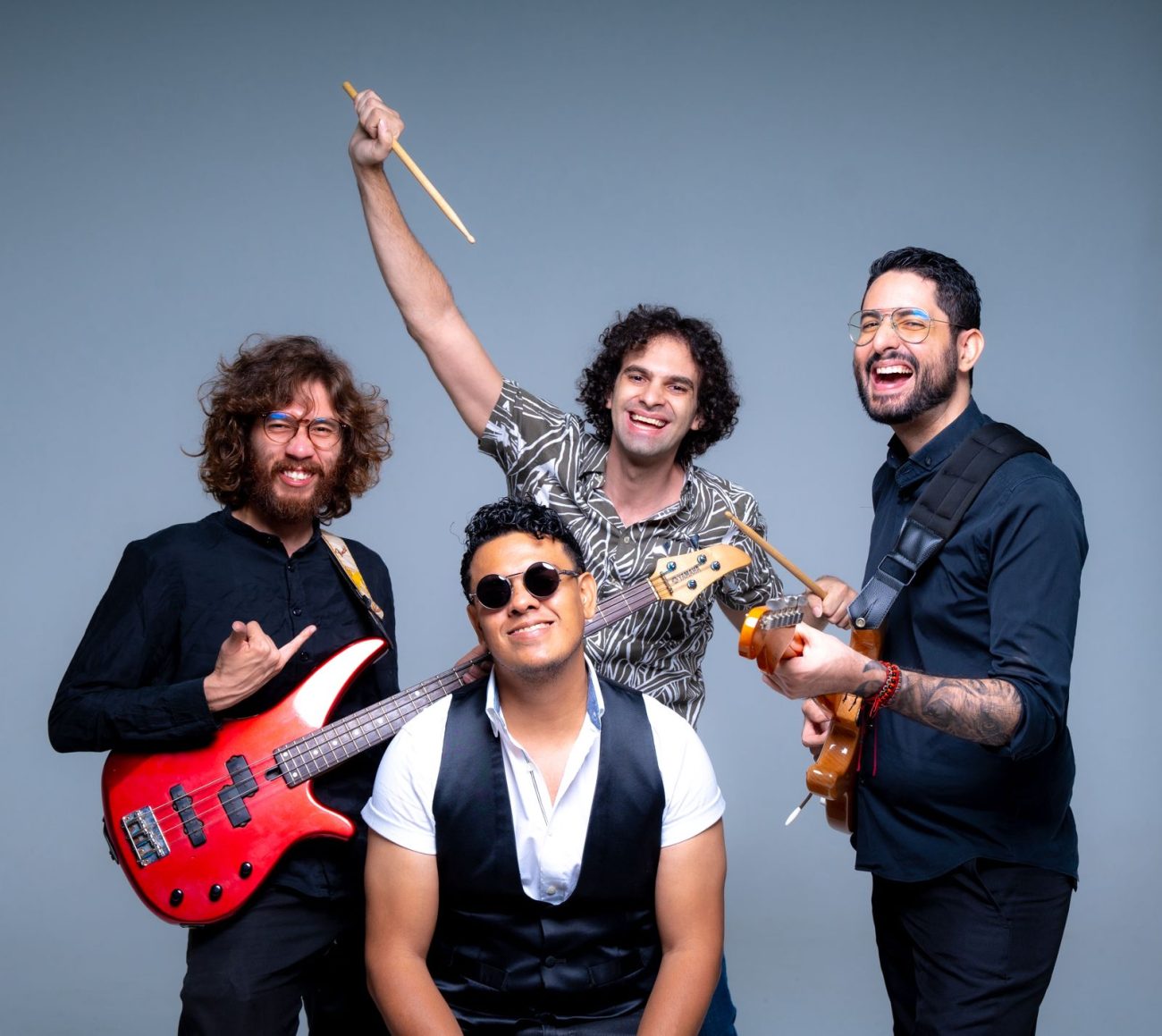 Omar Geles recibe homenaje rockero de Sintendencias